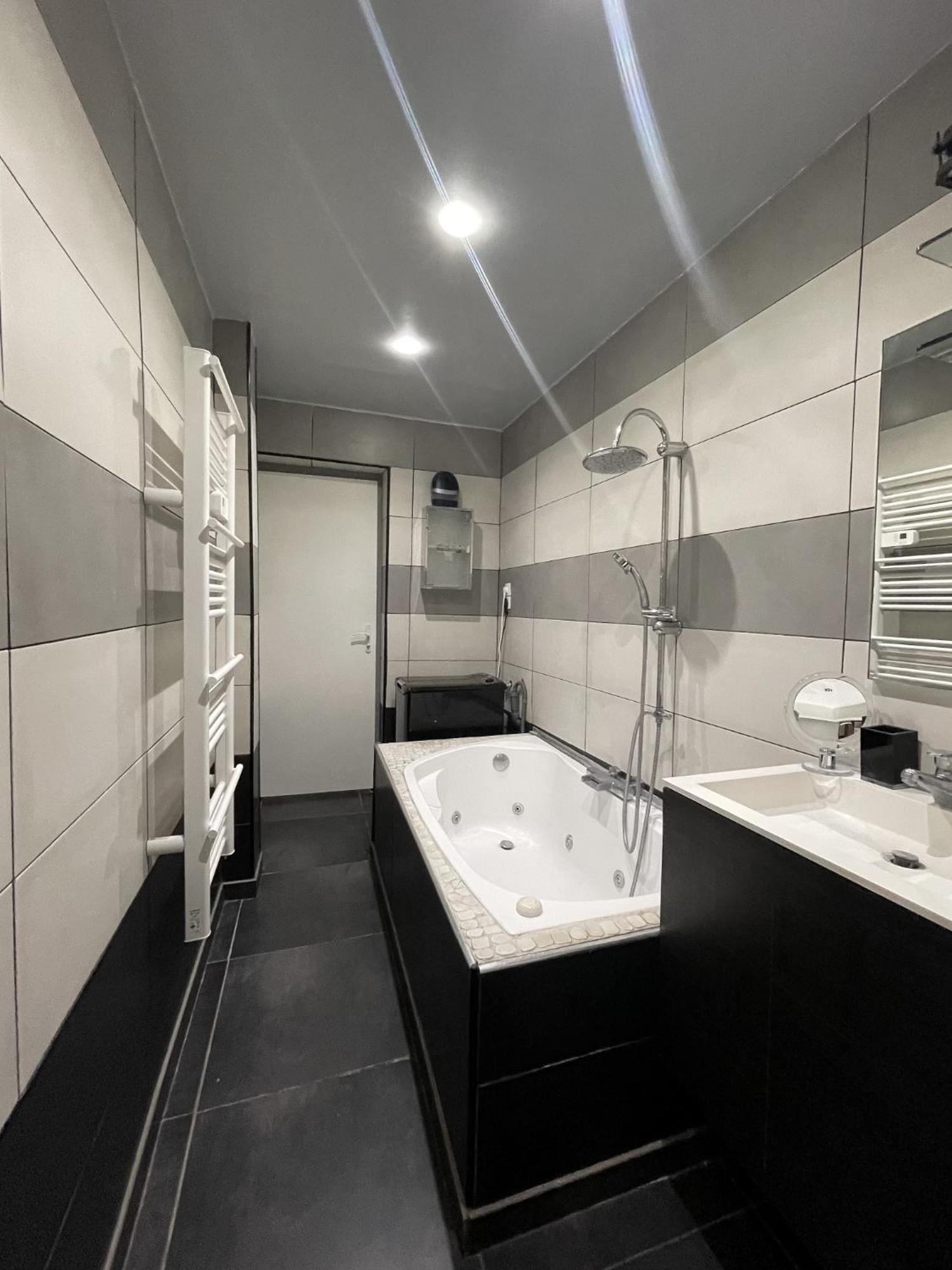 Spacieux T3 Place Comedie Gare Saint Roch Montpellier Bagian luar foto